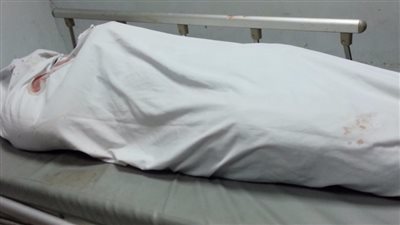 رجل يطعن زوجته ويلقي بنفسه من الطابق الخامس بالعياط.. وشاهد عيان: جثته مالهاش ملامح