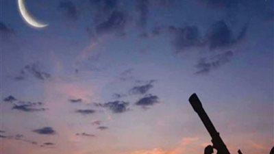 ماذا يقول المسلم عند رؤية الهلال.. 10 كلمات فيها ثواب عظيم 