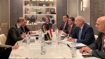 رئيس المنطقة الاقتصادية يلتقي مسئولي البنك المجري للتصدير والاستيراد EXIM