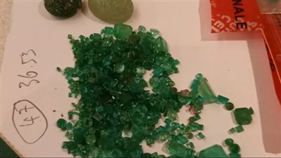 أحد متسلقي الجبال يعثر على أحجار كريمة باهظة الثمن