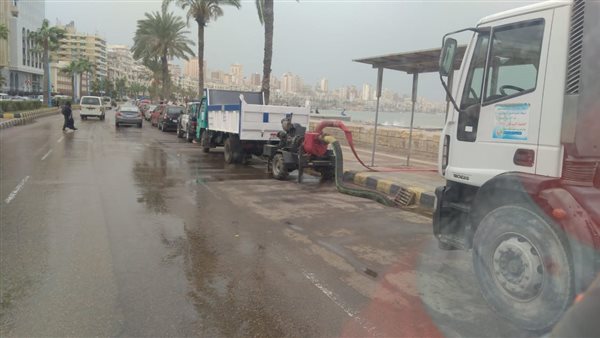 جهود رجال الصرف الصحي