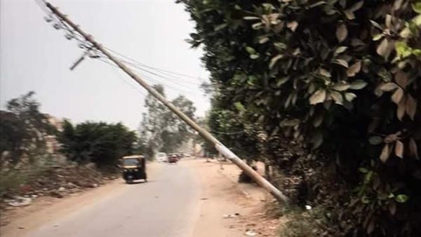 سقوط عمود إنارة نتيجة