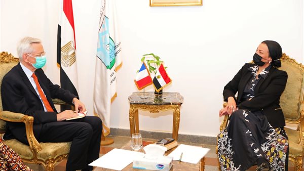 وزيرة البيئة والسفير