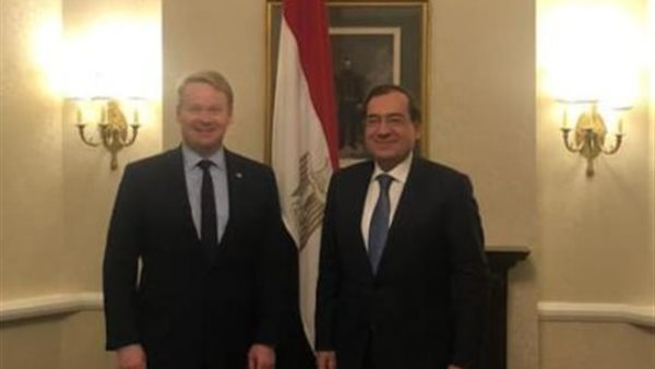 وزير البترول مع رئيس