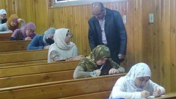 امتحانات كلية الصيدلة