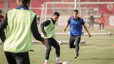 مران الأهلي.. تدريبات بدنية وخططية ومحاضرة بالفيديو ‏للاعبين