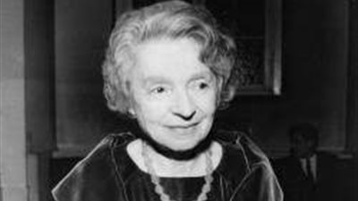 نيلي زاكس.. أديبة حصلت على جائزة نوبل ومنحت قيمتها للمحتاجين 