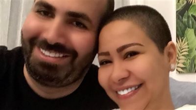 شيرين عبد الوهاب دون شعر في أحدث ظهور لها بعد انفصالها عن حسام حبيب