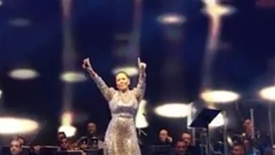 شيرين عبد الوهاب بعد حلاقة شعرها: ارتحت من هم الكوافير