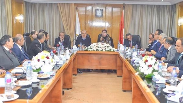 وزيرة الصناعة نيفين