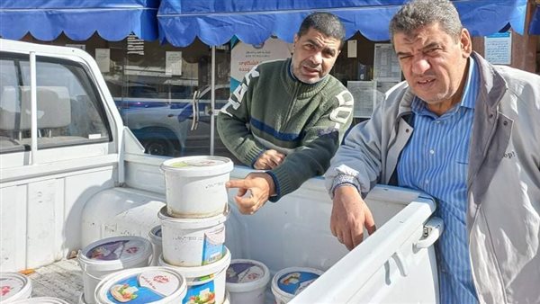 جبن أبيض منتهي الصلاحية