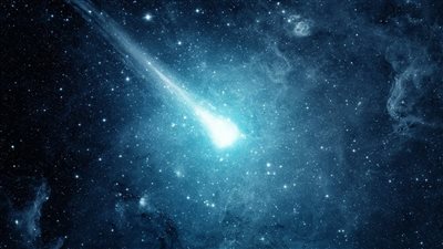 سماء السعودية تشهد ظاهرة فريدة من نوعها اليوم مع مرور المذنب ليونارد 