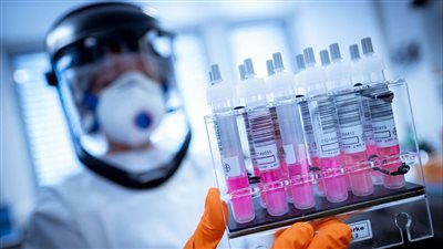 علماء يحذرون: فيروس آخر غير كورونا يتحور عالميًا.. واللقاحات الموجودة ليست فعالة