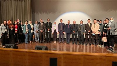 أمين الأعلى للآثار يلقي محاضرة عن كنوز واكتشافات أثرية مصرية | صور 