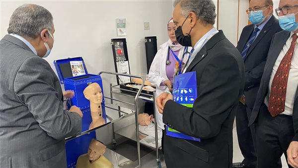 وفد من الكلية الملكية