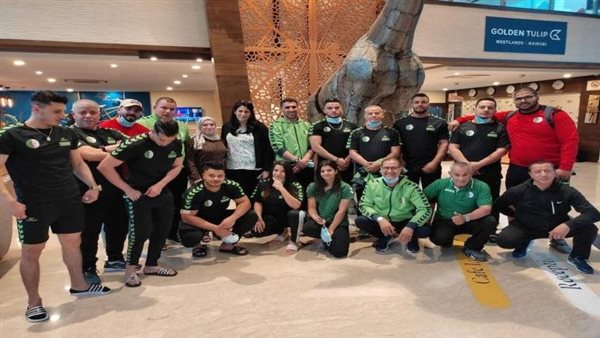 المنتخب الوطني لرفع