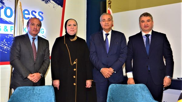 جانب من توقيع البروتوكول