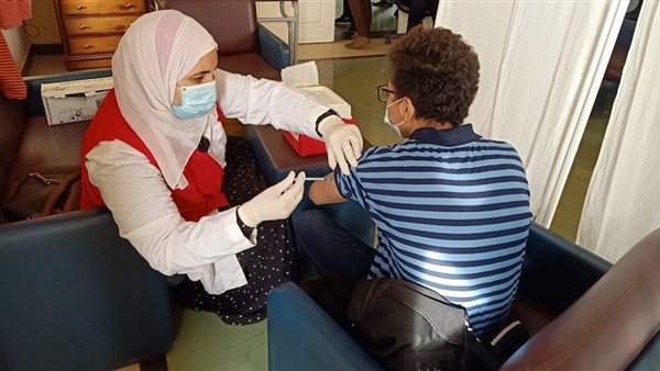 تطعيم طلاب الإعدادية