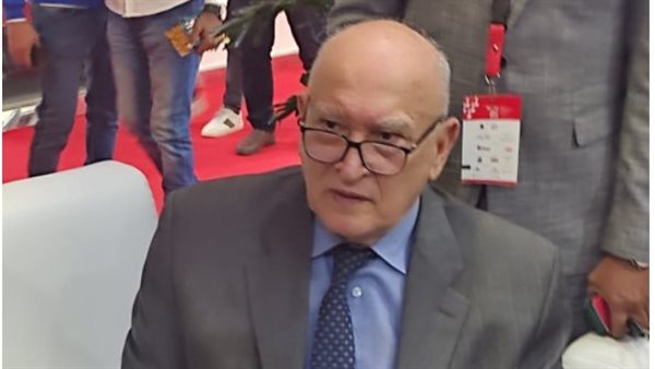  حسين منصور - رئيس