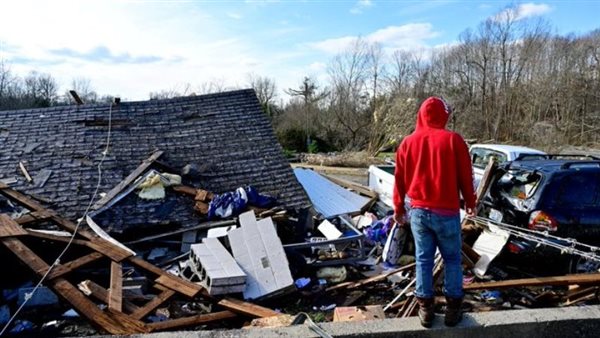 الأعاصير ضربت مساحات