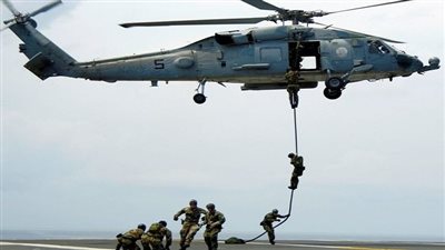 مقتل 3 أشخاص في عملية إنزال جوي لقوات أمريكية شرق الفرات بسوريا