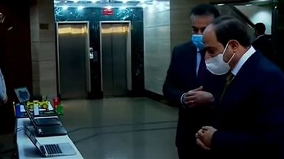 الرئيس السيسي يستمع لمحاضرة بكلية الذكاء الاصطناعي بجامعة كفر الشيخ