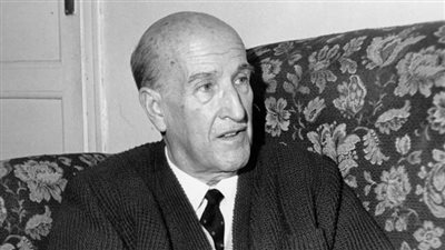 لماذا حصل الشاعر الإسباني الكبير بيثنتي أليكساندري على جائزة نوبل؟ 