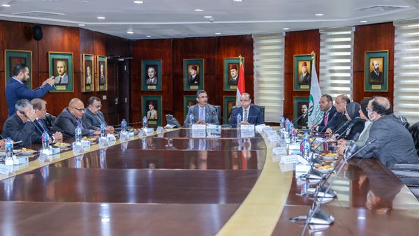 جانب من اجتماع البورصة