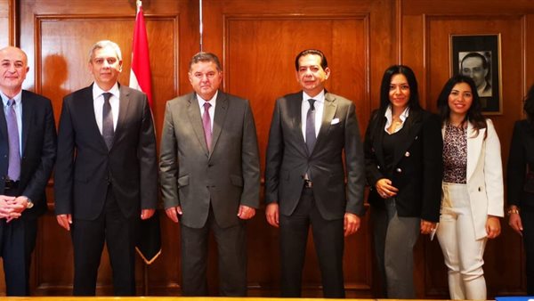 جانب من توقيع مذكرة