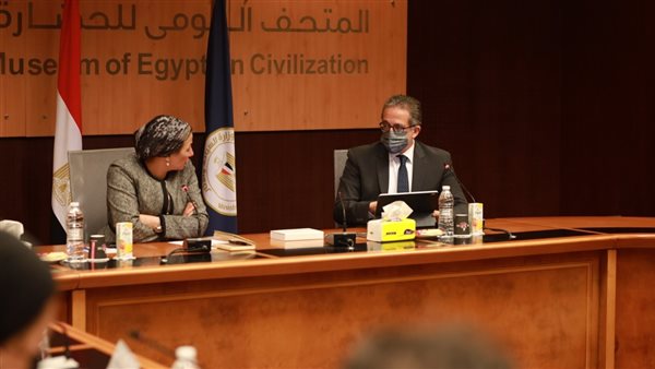 وزيرا السياحة والآثار