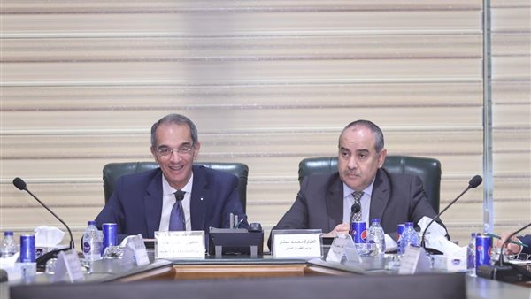 وزيرا الطيران والاتصالات