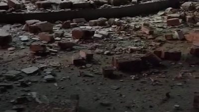 إصابة شخصين في سقوط شرفة عقار بشرق الإسكندرية │ صور