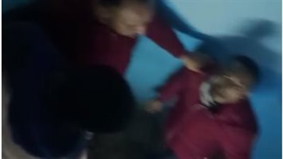 حطو السكينة على رقبة أمي وبيهددونا.. أسرة تستغيث من جيرانها بسبب منشر الغسيل 