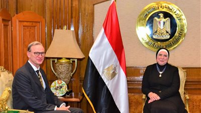 وزيرة الصناعة: نسعى لوضع مصر على خريطة المعارض العالمية