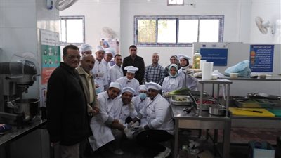 وزير القوى العاملة يتابع الدورة الثالثة للتدريب الفندقي بسوهاج │ صور