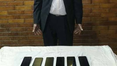 سرق 6 تليفونات من 5 أشخاص.. القبض على نشال الهواتف بالقاهرة