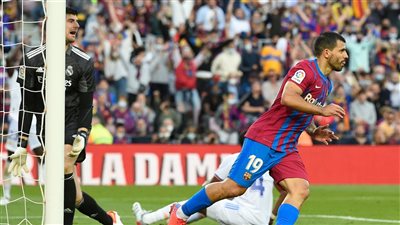 ريال مدريد يدعم أجويرو بعد اعتزاله كرة القدم