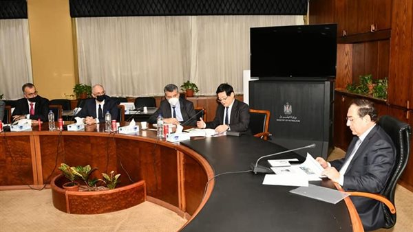 وزير البترول ورئيس