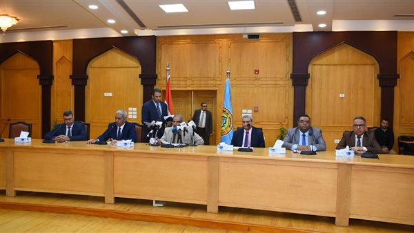 المؤتمر صحفي لرئيس