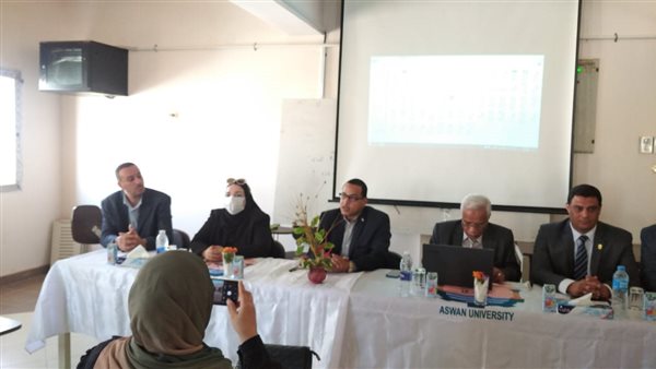 الندوة بجامعة اسوان