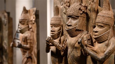 متحف هامبورج يعرض آثار مملكة بنين للمرة الأخيرة قبل إعادتها إلى نيجيريا