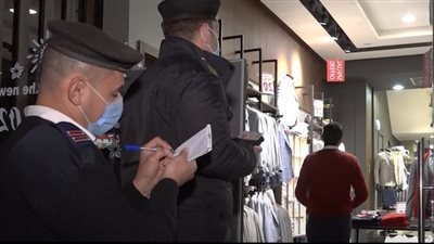 المصنفات تسقط شخص يبيع كتب طب وصيدلة دون ترخيص في القاهرة