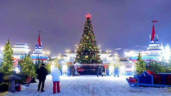  احتفالات أعياد الميلاد