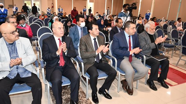 وزير الشباب والرياضة