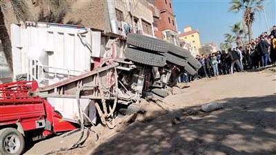 مصرع وإصابة 15 شخصًا في انقلاب سيارتين على طرق المنيا