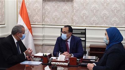 رئيس الوزراء: الدولة تعمل جاهدة على توفير مختلف السلع الغذائية للمواطنين