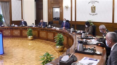 رئيس الوزراء: التوسع في التطعيم أسهم في تخفيض المترددين على مستشفيات العزل