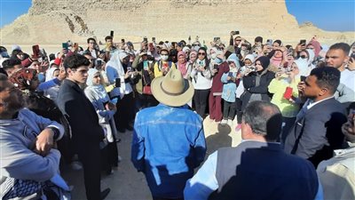 زاهي حواس: بدء البحث عن مقبرة إيمحتب في سقارة ونفرتيتي بالأقصر