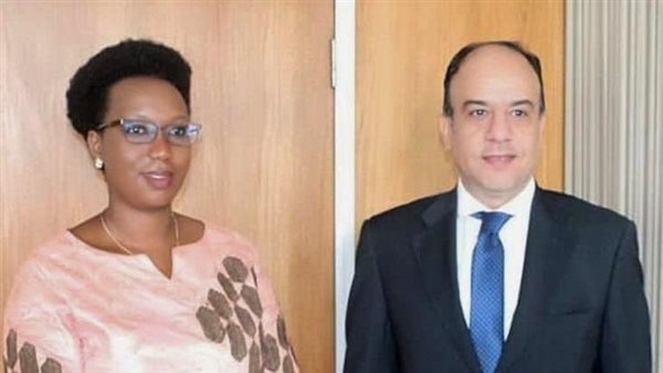 السفير المصري ووزيرة