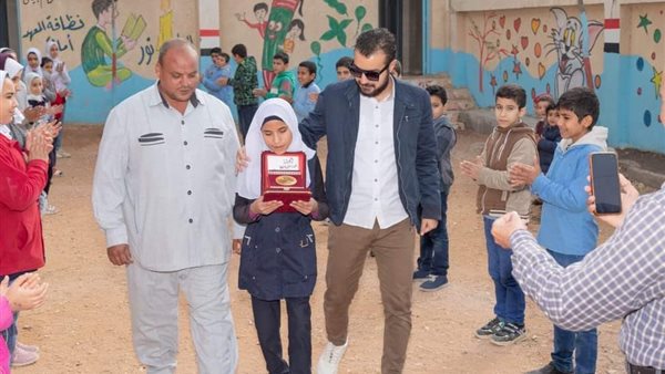 تكريم الطالبة رؤي